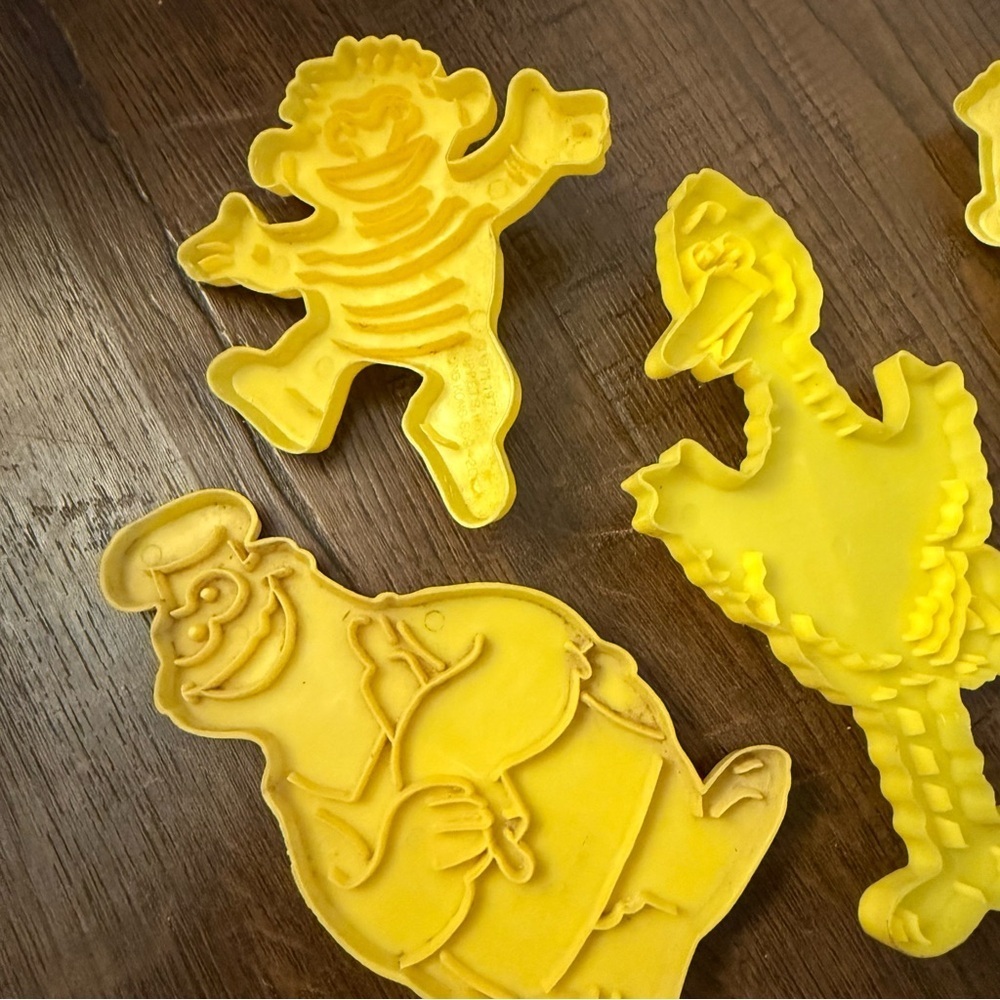 Vintage VTG 1970s Sesame Street Cookie Cutters - Picture 3 of 5